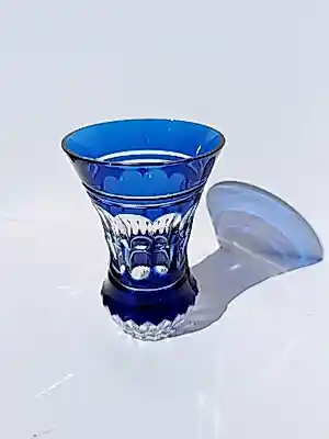 AcheterVal-Saint-Lambert - Vase Diabolo en cristal taillé bleu cobalt? Enchérissez de 84!