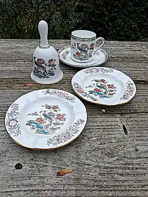 Buy Wedgwood - Kutani Crane tafelbel,espresso k/s 2 asbakjes? Bid from 45!
