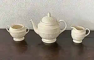 AcheterWedgwood - EDME theepot, suikerpot en melkkan? Enchérissez de 32!
