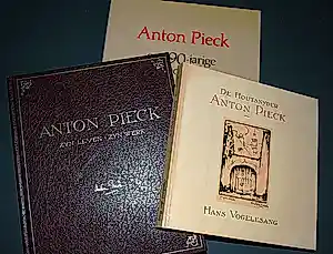 Anton Pieck - 3 hardcovers w.o. 1x handgesigneerde Houtsnyder& 1x met zeldzaam kunstleren band kopen? Bied vanaf 65!