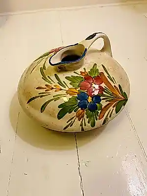 Buy Potterie De Driehoek - bloemenvaas Huizen keramiek jaren 60 stijl? Bid from 45!