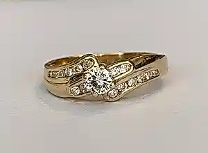 Luxe 18-karaats geelgouden solitair diamanten ring kopen? Bied vanaf 650!