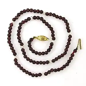 Buy 18k gouden sluiting met parel en granaat kralen ketting - 42 cm? Bid from 160!
