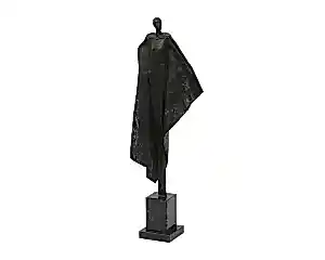 Buy Karel Zijlstra - - gepatineerd bronzen beeld: vrouw met cape? Bid from 750!