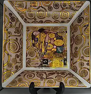 Gustav Klimt - Gustav Klimt 'De Kus' schaal van König Porzellan kaufen? Bieten Sie von 40!