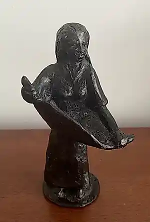 Buy Tonny Schellekens-Hermans - Miniatuur bronzen beeldje van "Hillegonda"? Bid from 20!