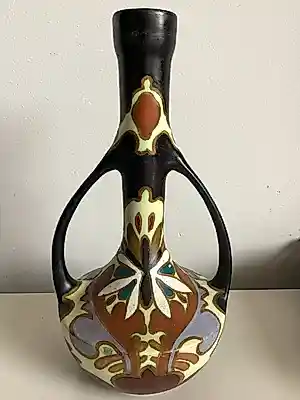 Buy Plateelfabriek Gelria N.V. - Art Deco Vaas met 2 armen? Bid from 35!