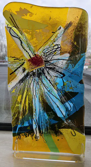AcheterAnnemiek Punt - Glazen kunstwerk op perplex voet? Enchérissez de 250!