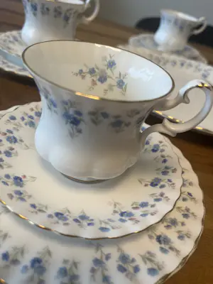 Wedgwood - De Royal Albert Memory Lane-service kopen? Bied vanaf 100!
