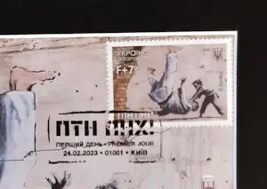 Banksy - Banksy ingelijste Maximum kaart FDC met annuleringsstempel 24.02.2023 Kiev -2023 kopen? Bied vanaf 120!