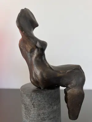 Brons (Onbekend) - Zittende vrouw kopen? Bied vanaf 150!