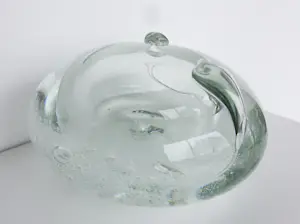 Onbekend - Zwaar rond glasobject met gedraaide vormen kopen? Bied vanaf 60!
