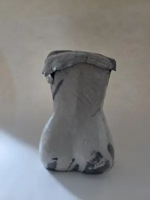 Onbekend - Vrouwen torso. Raku. kopen? Bied vanaf 20!