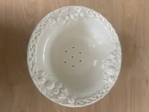 Buy Keramiek overige - Uitlekschaal? Bid from 30!