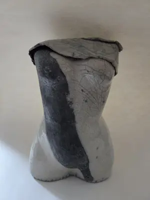 Onbekend - Vrouwen torso. Raku. kopen? Bied vanaf 20!