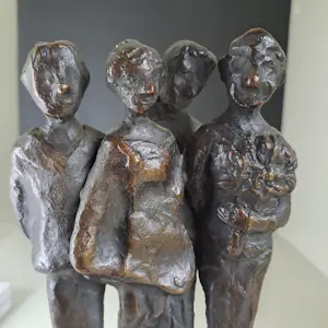 Brons (Onbekend) - Massief beeld van 4 personen kopen? Bied vanaf 60!