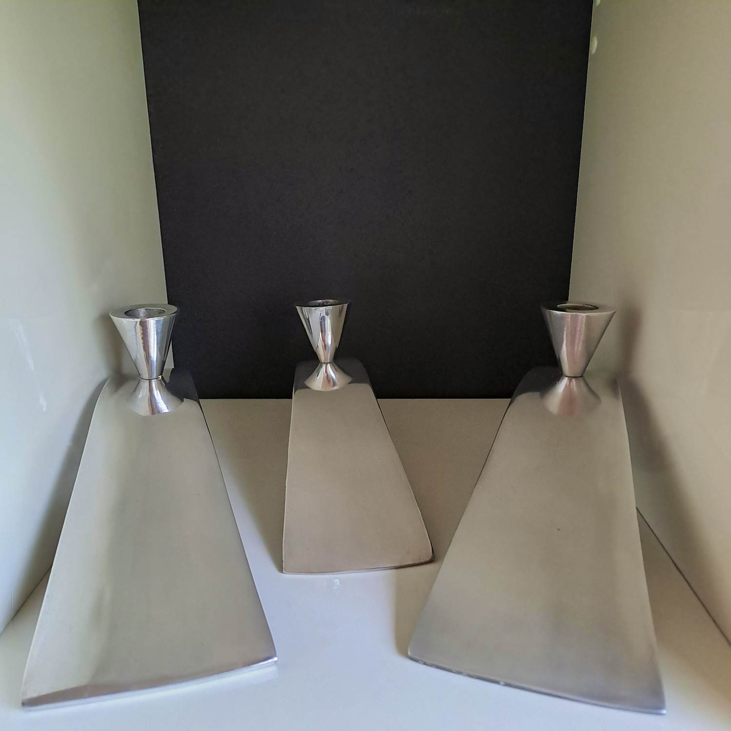 Matthew Hilton - 3 Komma kandelaars kopen? Bied vanaf 80!