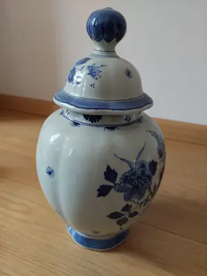 AcheterPorceleyne Fles - Delftsblauwe vazen 3 stuks handgeschilderd Royal Delft.? Enchérissez de 120!