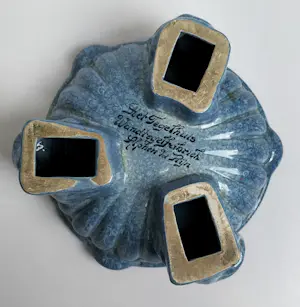 Het Tegelhuis - Asbak op drie poten kopen? Bied vanaf 30!