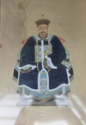 Onbekend - Twee Chinese Voorouder Schilderingen - Verf op zijde- 110 x 75 kopen? Bied vanaf 350!