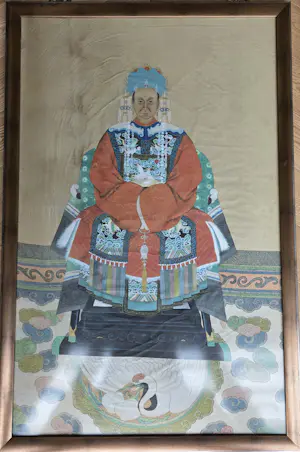 Onbekend - Twee Chinese Voorouder Schilderingen - Verf op zijde- 110 x 75 kopen? Bied vanaf 350!