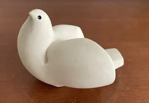 Onbekend - Gestileerde biscuit porseleinen figuur van een duif kopen? Bied vanaf 10!