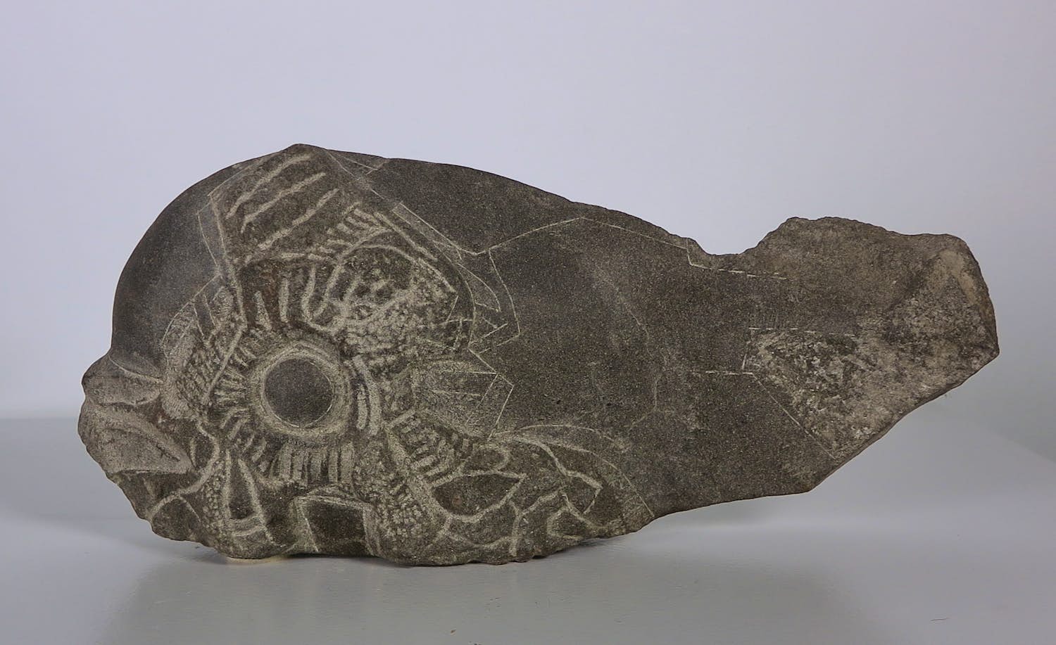 Onbekend - Stenen beeldje van een walvis kopen? Bied vanaf 50!