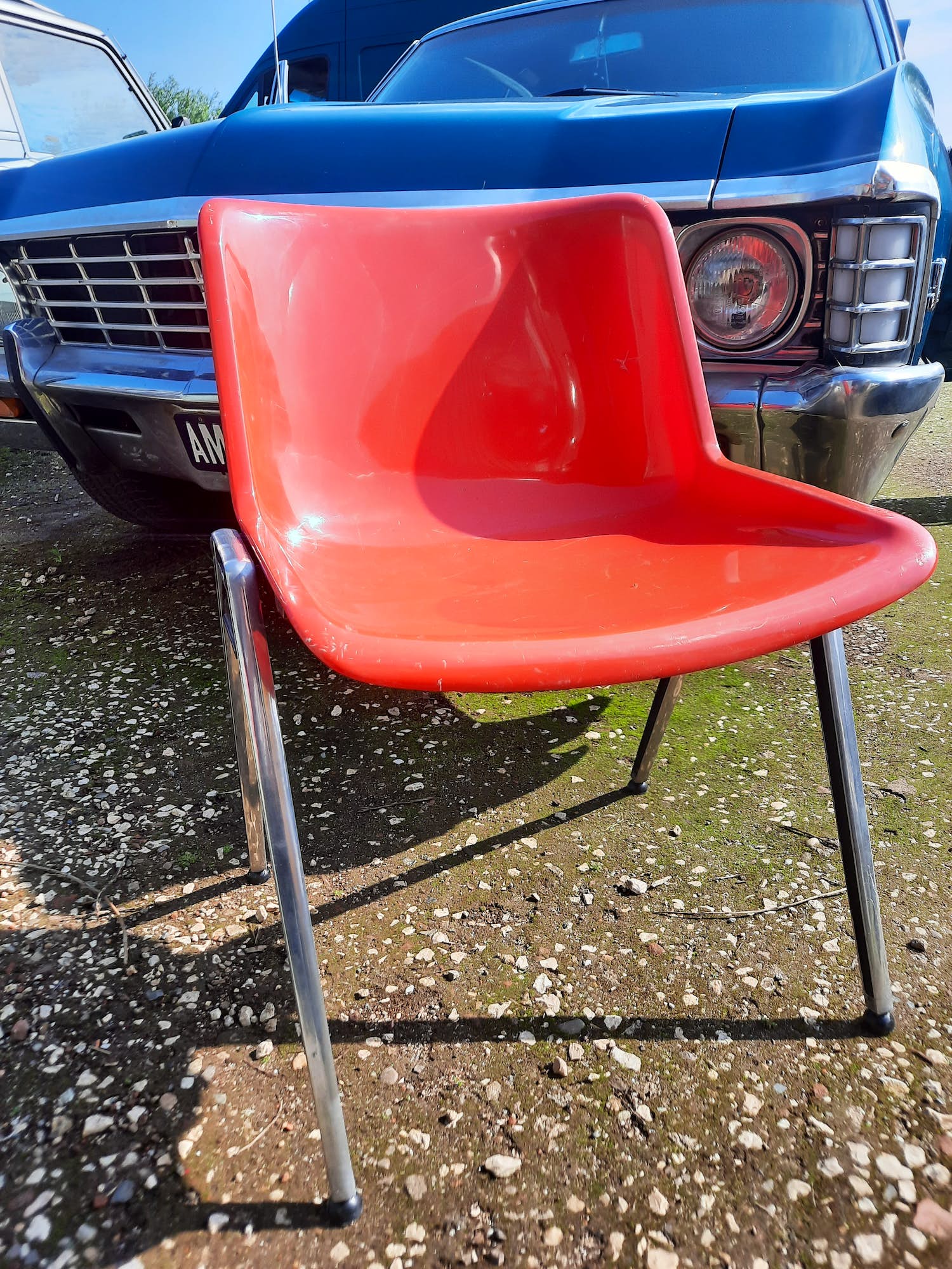 Osvaldo Borsani - Design Stoel Tecno. Rood met zwart frame kopen? Bied vanaf 50!