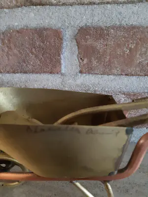 Daniel D'Haeseleer - Kruiwagen met 2 spades kopen? Bied vanaf 30!