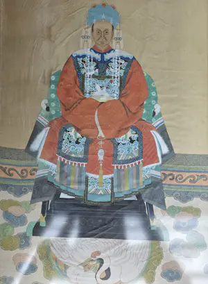 Onbekend - Twee Chinese Voorouder Schilderingen - Verf op zijde- 110 x 75 kopen? Bied vanaf 350!