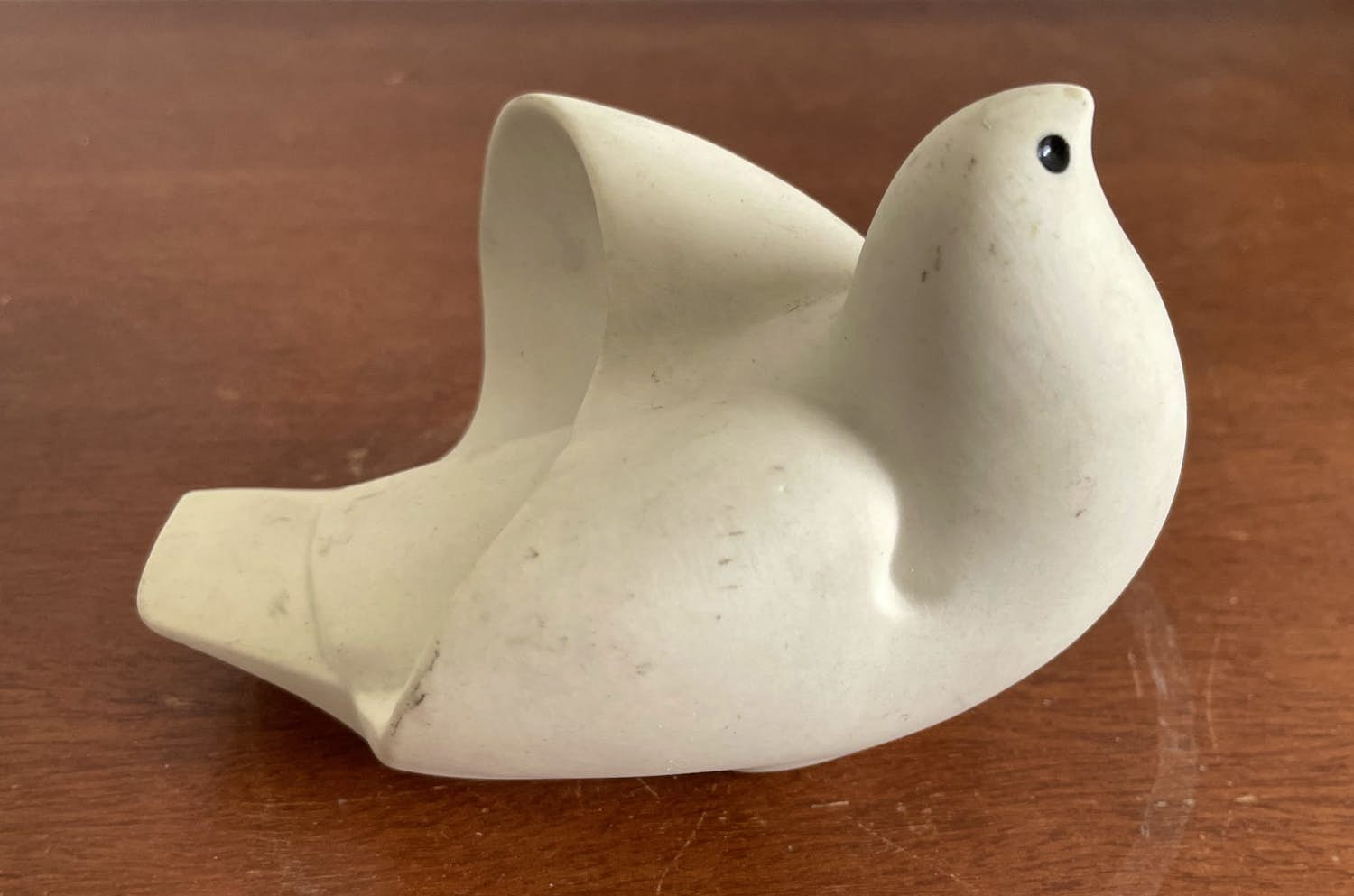 Onbekend - Gestileerde biscuit porseleinen figuur van een duif verkocht voor € 10!