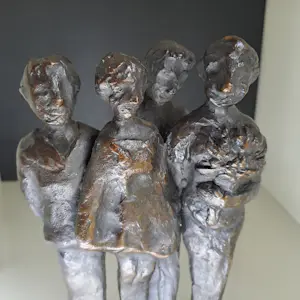 Brons (Onbekend) - Massief beeld van 4 personen kopen? Bied vanaf 60!