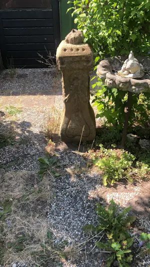 AcheterCuriosa - Zandstenen sokkel? Enchérissez de 150!