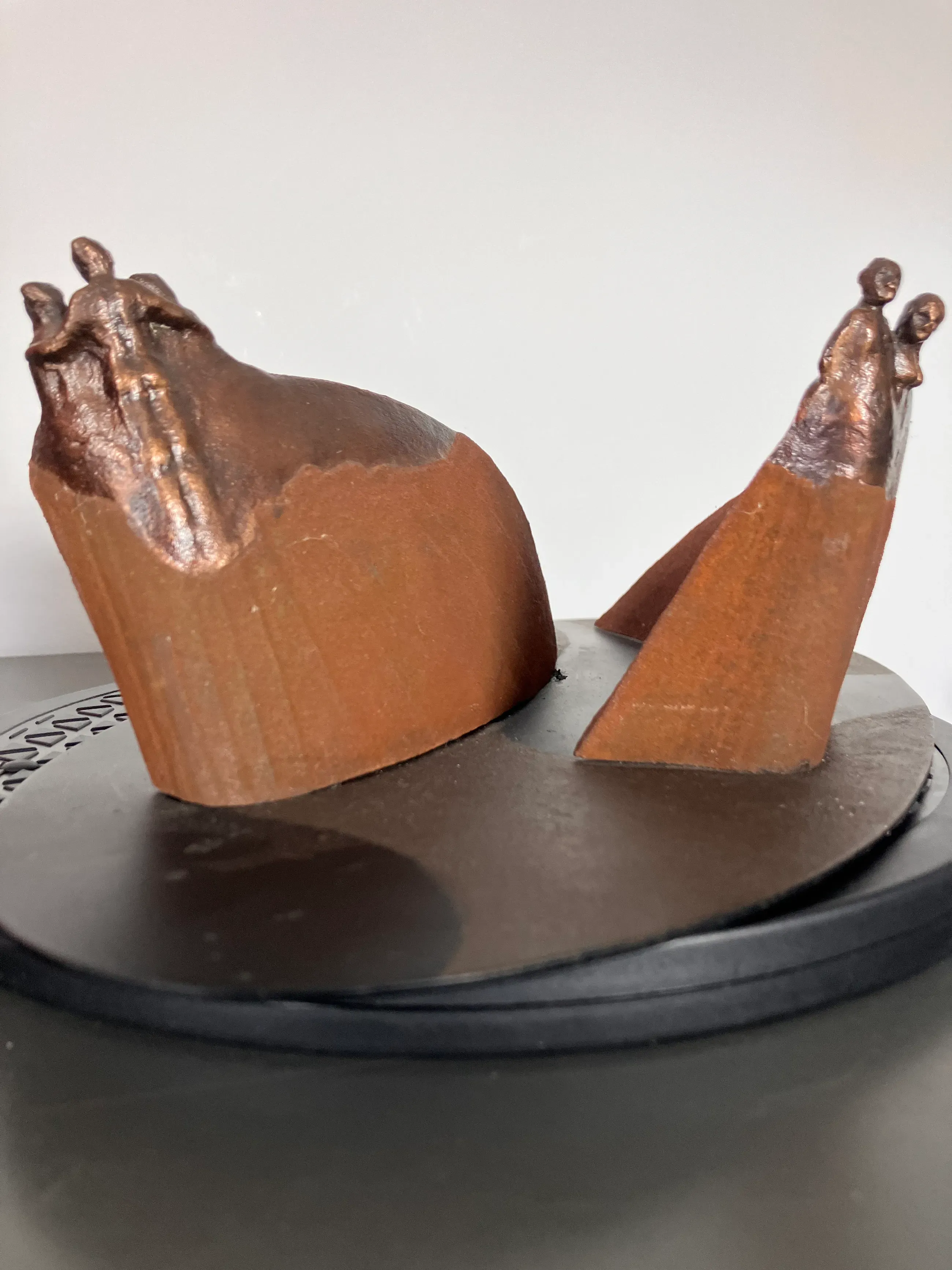 Buy Brons (Onbekend) - Twee “klippen”? Bid from 150!