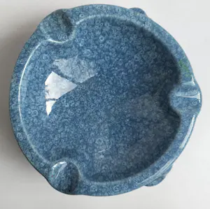 Het Tegelhuis - Asbak op drie poten kopen? Bied vanaf 30!