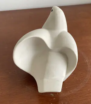 Onbekend - Gestileerde biscuit porseleinen figuur van een duif kopen? Bied vanaf 10!