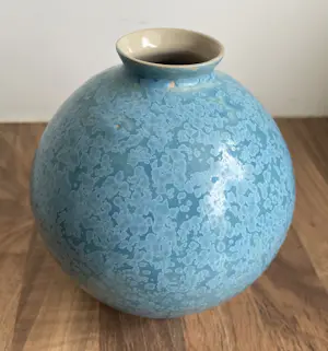 Onbekend - Kristallijne Kunstaardewerken vaasje kopen? Bied vanaf 20!