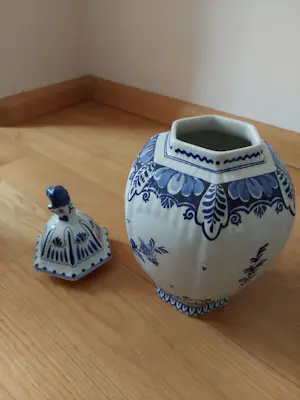 AcheterPorceleyne Fles - Delftsblauwe vazen 3 stuks handgeschilderd Royal Delft.? Enchérissez de 120!
