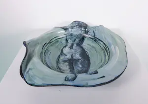 Keramiek overige - Handbeschilderde & vrij gevormde schaal van keramiek met naaktfiguur kopen? Bied vanaf 50!