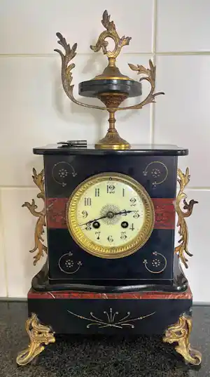 Klokken - Franse marmeren pendule met Fritz Marti uurwerk (ca. 1900) – Belle Époque verkauft für € 35!