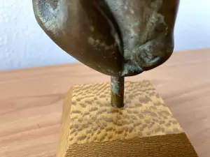 Brons (Onbekend) - Massief bronzen beeld moeder met kind - gesigneerd L T kopen? Bied vanaf 20!