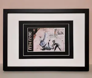 Banksy - Banksy ingelijste Maximum kaart FDC met annuleringsstempel 24.02.2023 Kiev -2023 kopen? Bied vanaf 120!