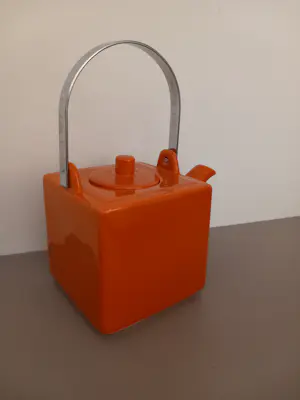 Onbekend - Theepot , vierkant en oranje kopen? Bied vanaf 20!