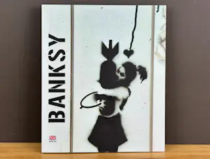 Banksy - De wereld van Banksy kaufen? Bieten Sie von 25!