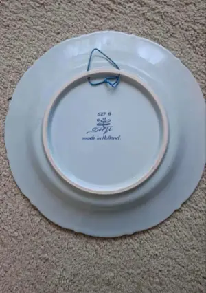 Buy Potterie Oud Delft - 3 handgeschilderde polychrome wand sierborden? Bid from 30!