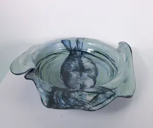 Keramiek overige - Handbeschilderde & vrij gevormde schaal van keramiek met naaktfiguur kopen? Bied vanaf 50!