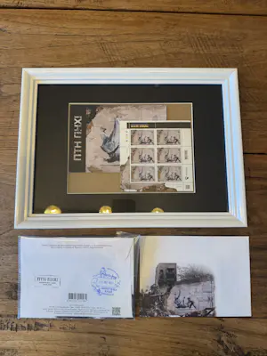 Banksy - Banksy (1974) - FCK PTN! ingelijst - Complete set kopen? Bied vanaf 150!