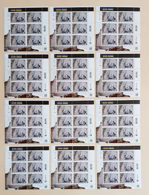 Banksy - FCK PTN! – complete set van 12 postzegelvellen + 12 briefkaarten + 12 postenveloppen kopen? Bied vanaf 500!
