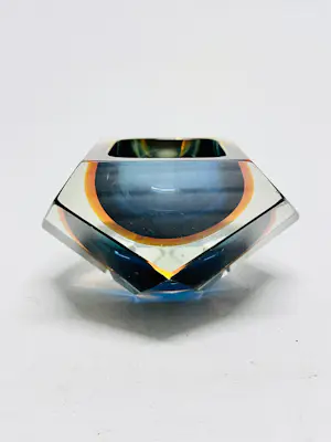 AcheterMurano Glas - Facetgeslepen Murano glazen asbak? Enchérissez de 35!