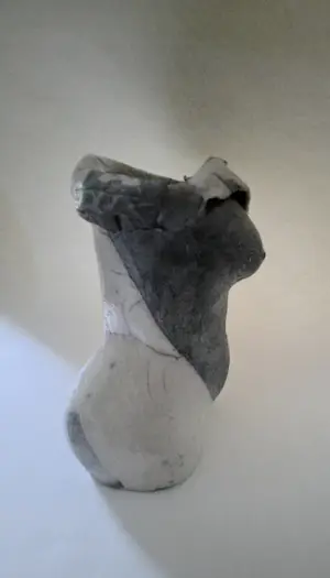 Onbekend - Vrouwen torso. Raku. kopen? Bied vanaf 20!